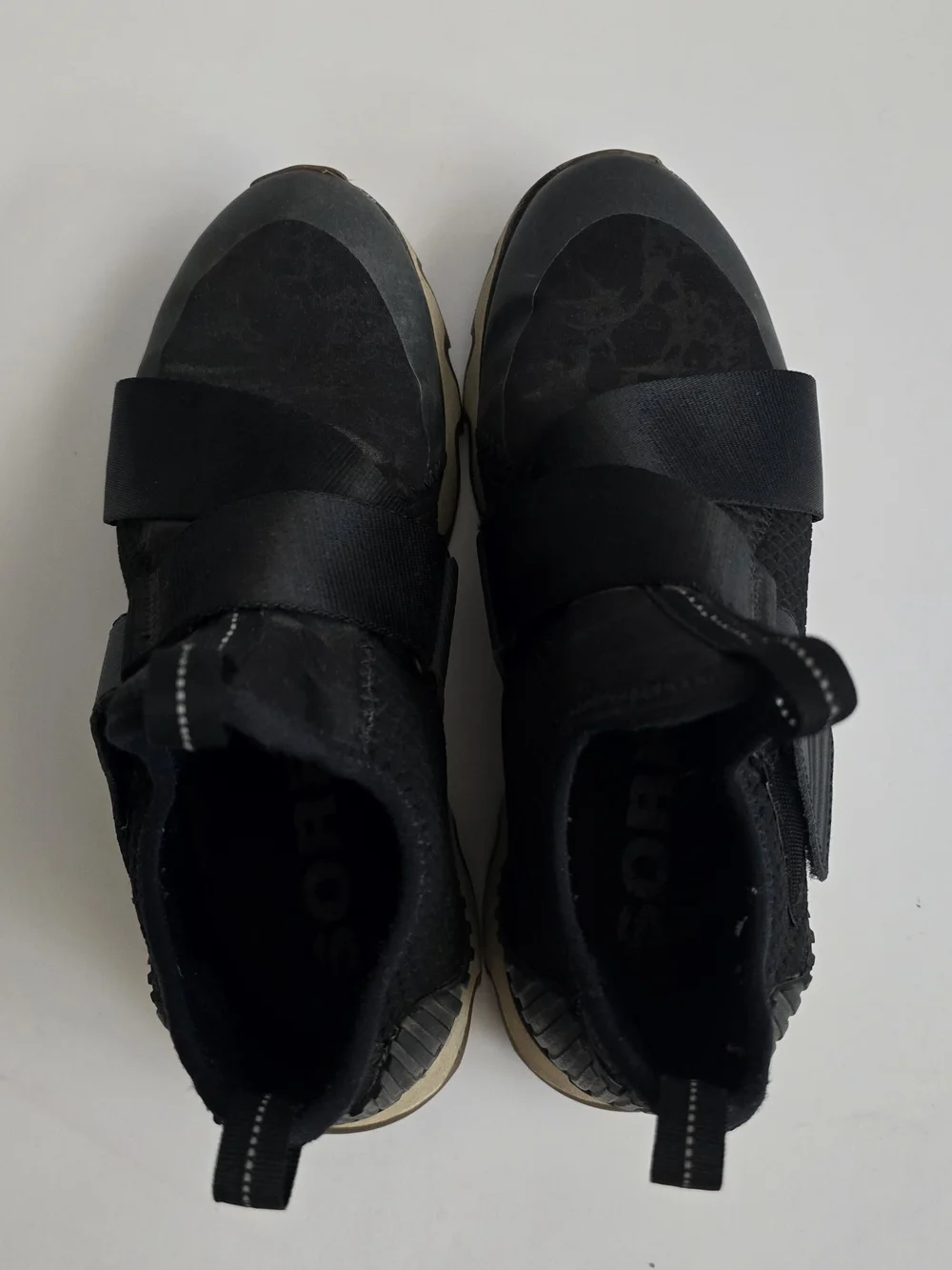 Sorel Women's Kinetic Sneak Black Slip On Sneakers Size 7 Scalloped Sole
